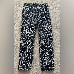 Athleta Elation high rise black/white tights/leggings size Small 7/8 length.